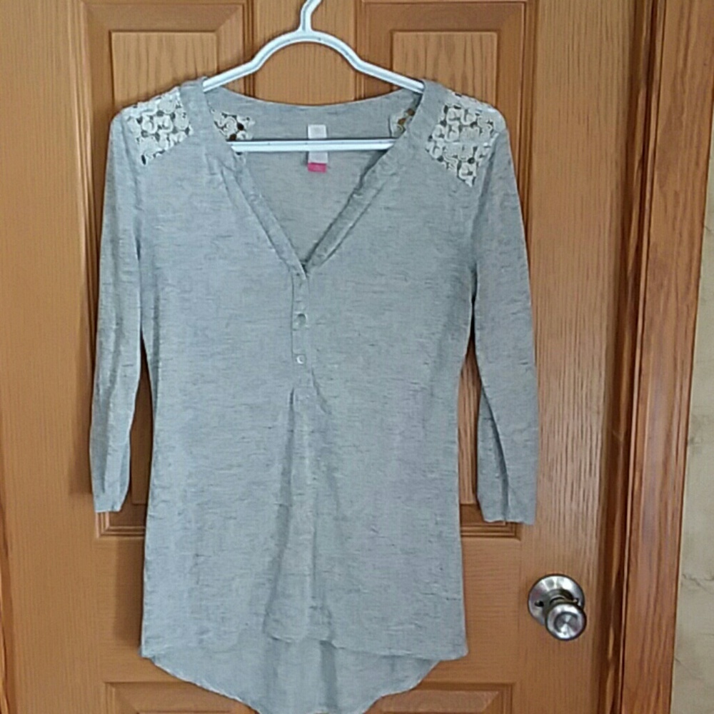 No Boundaries ladies top. Size M (7-9)